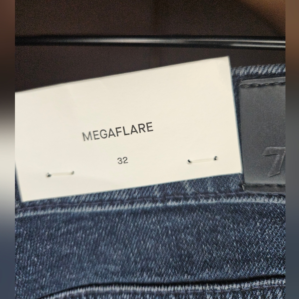 7 For All Mankind High-Rise Mega Flare Jeans in Dark Wash - 32 - Picture 5 of 13
